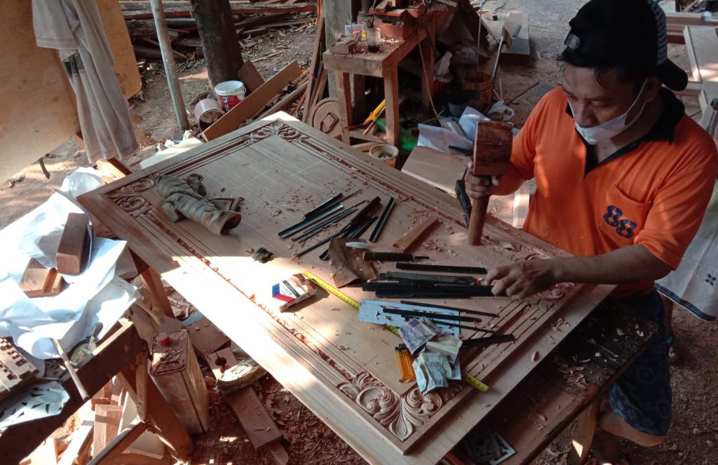 wood carvings