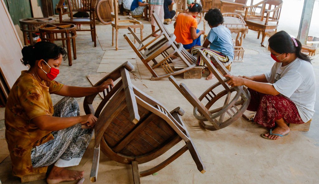 furniture sanding